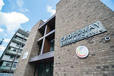 Crossway基督教中心用梦之城将人们聚集在一起